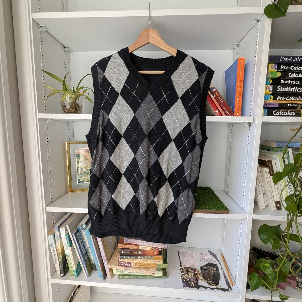 Knit Sweater Vest Argyle Club Room Black and Grey Academia Teacher Size Medium - Picture 3 of 7